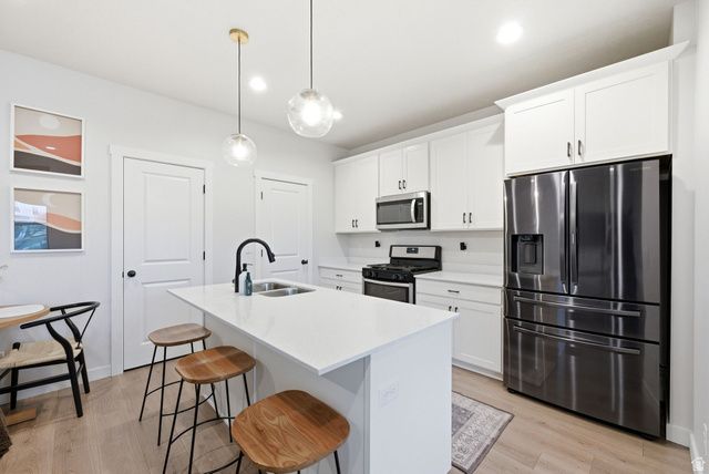 6429 W SOUTH JORDAN PKWY, South Jordan, UT 84009