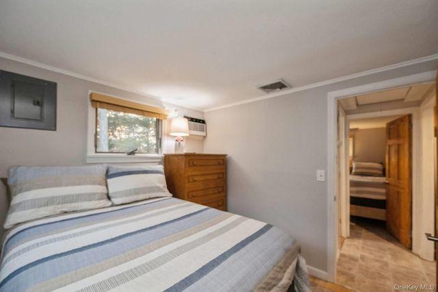 14 E Landing Road, Hampton Bays, NY 11946