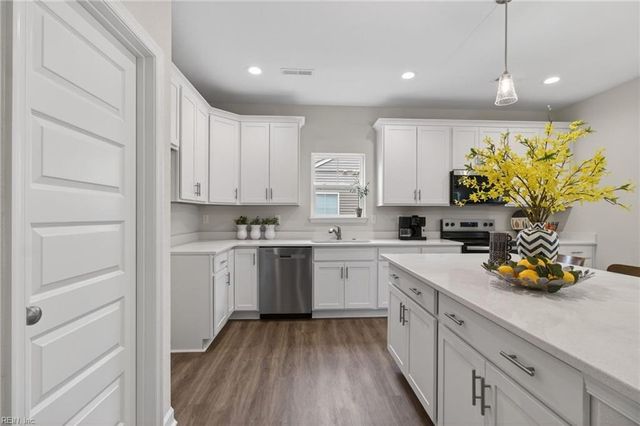 2515 Deal's Creek CT, Chesapeake, VA 23323