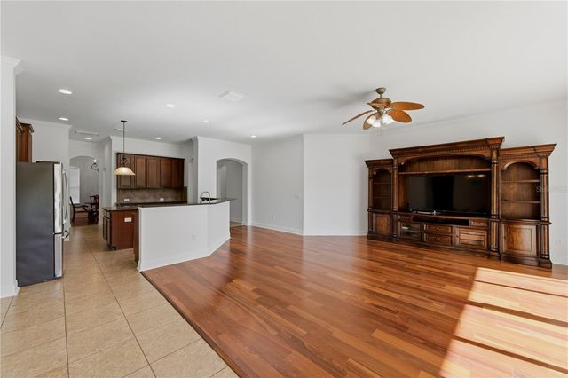 5268 SOUTHERN VALLEY LOOP, Brooksville, FL 34601