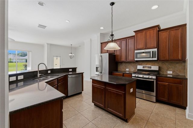 5268 SOUTHERN VALLEY LOOP, Brooksville, FL 34601
