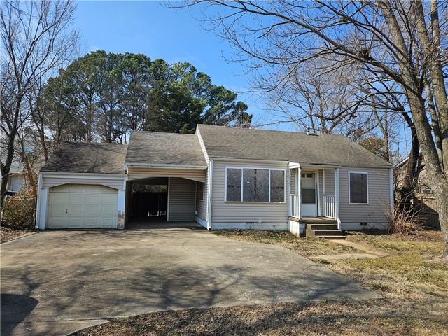 1535 N Leverett Avenue, Fayetteville, AR 72703