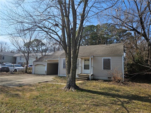 1535 N Leverett Avenue, Fayetteville, AR 72703