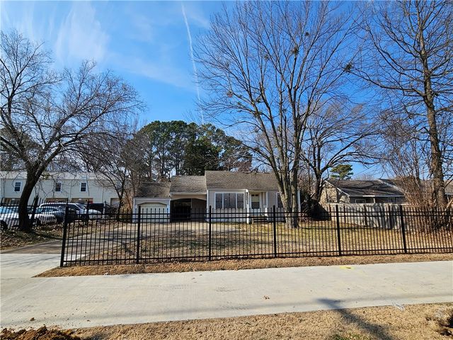 1535 N Leverett Avenue, Fayetteville, AR 72703