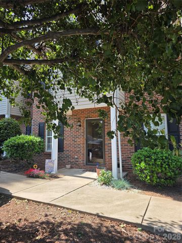 2240 15th Avenue NE 104, Hickory, NC 28601
