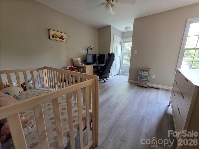 2240 15th Avenue NE 104, Hickory, NC 28601