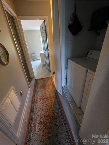 2240 15th Avenue NE 104, Hickory, NC 28601