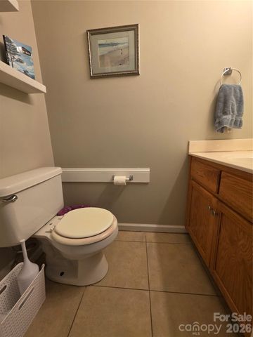 2240 15th Avenue NE 104, Hickory, NC 28601