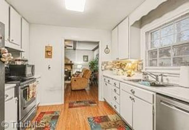 409 W Montcastle Drive, Greensboro, NC 27406