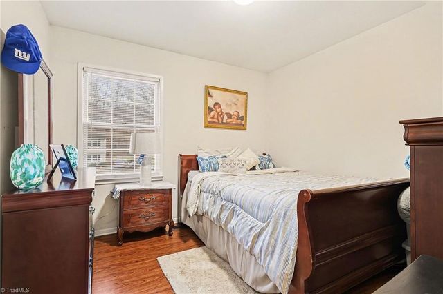 409 W Montcastle Drive, Greensboro, NC 27406