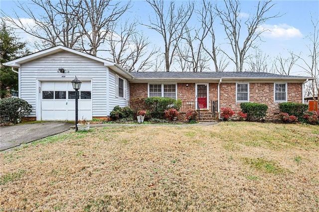 409 W Montcastle Drive, Greensboro, NC 27406