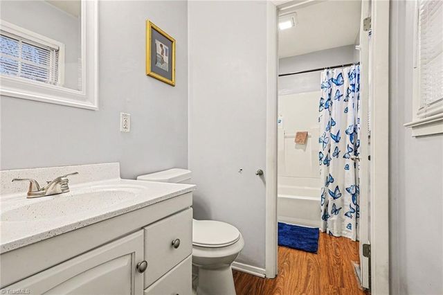 409 W Montcastle Drive, Greensboro, NC 27406