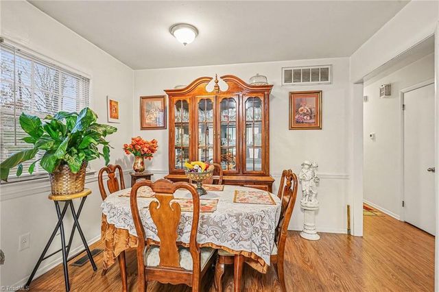 409 W Montcastle Drive, Greensboro, NC 27406