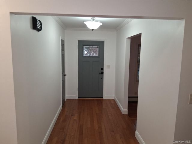 71 Cooks Road, East Patchogue, NY 11772