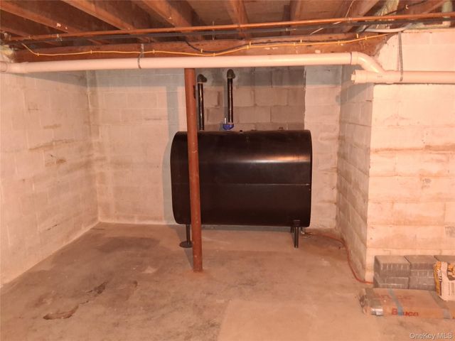 71 Cooks Road, East Patchogue, NY 11772