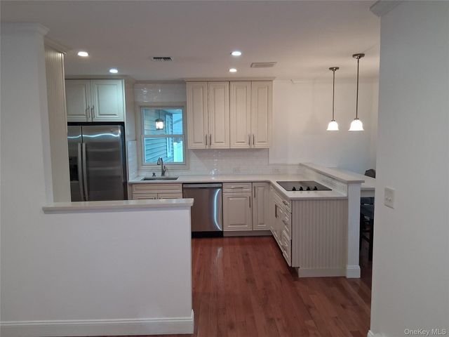 71 Cooks Road, East Patchogue, NY 11772