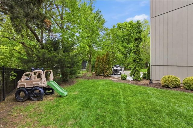9716 Inspiration Street, Lenexa, KS 66227
