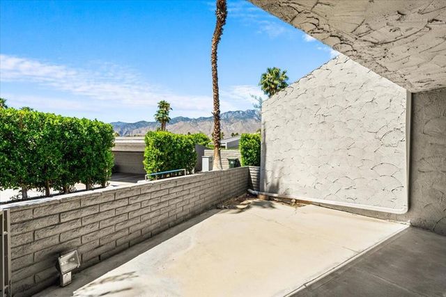 2620 N Whitewater Club D, Palm Springs, CA 92262