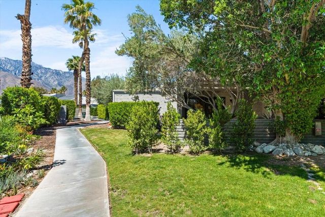 2620 N Whitewater Club D, Palm Springs, CA 92262