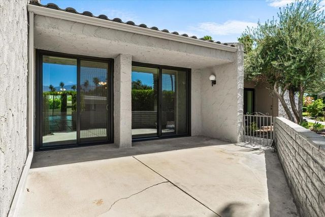 2620 N Whitewater Club D, Palm Springs, CA 92262