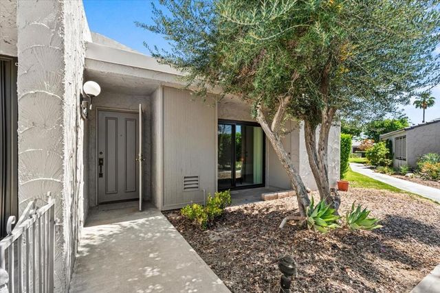 2620 N Whitewater Club D, Palm Springs, CA 92262