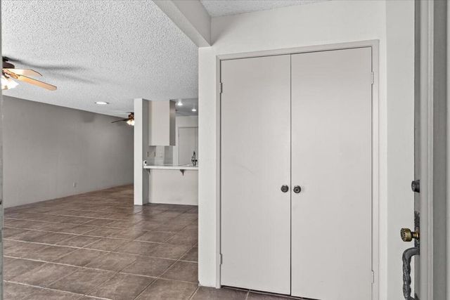 2620 N Whitewater Club D, Palm Springs, CA 92262