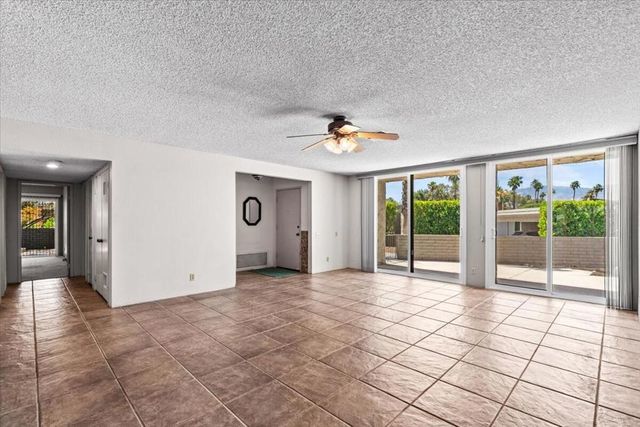 2620 N Whitewater Club D, Palm Springs, CA 92262