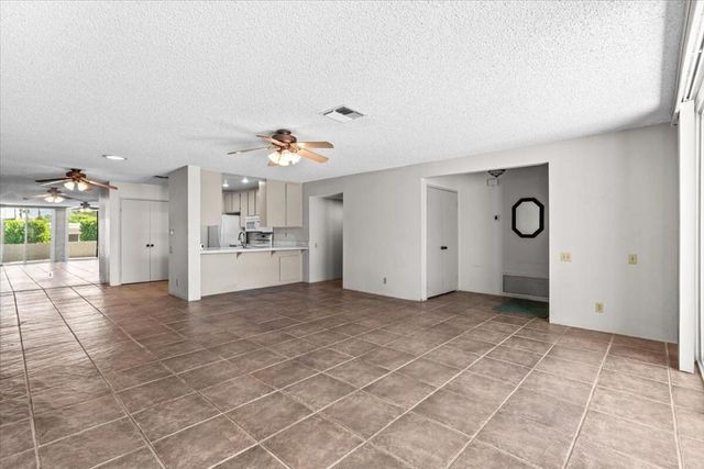 2620 N Whitewater Club D, Palm Springs, CA 92262