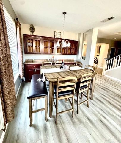 907 W Windsor Drive, Hanford, CA 93230