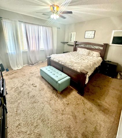 907 W Windsor Drive, Hanford, CA 93230