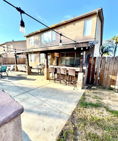 907 W Windsor Drive, Hanford, CA 93230