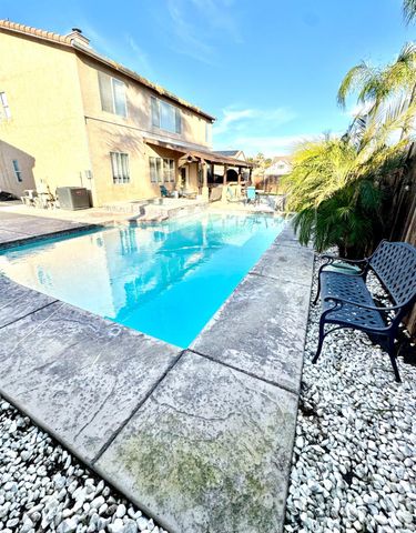 907 W Windsor Drive, Hanford, CA 93230