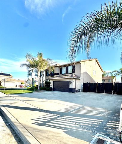 907 W Windsor Drive, Hanford, CA 93230