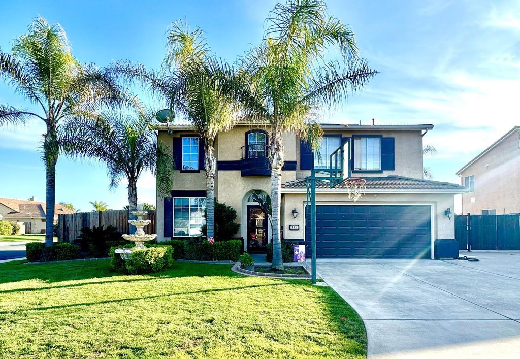 907 W Windsor Drive, Hanford, CA 93230