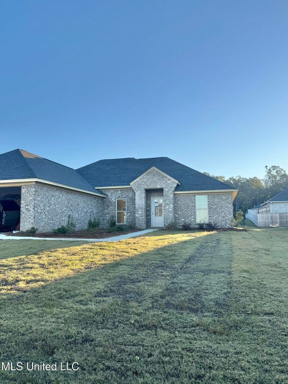 132 Madisonville Drive, Canton, MS 39046