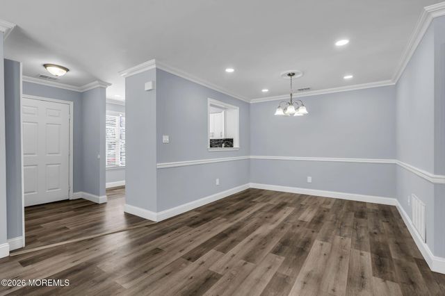 401 Hampton Court 15-7, Manalapan, NJ 07726