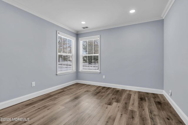 401 Hampton Court 15-7, Manalapan, NJ 07726