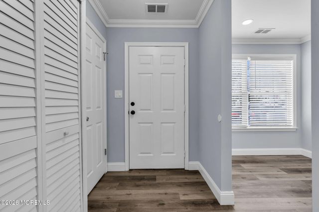 401 Hampton Court 15-7, Manalapan, NJ 07726