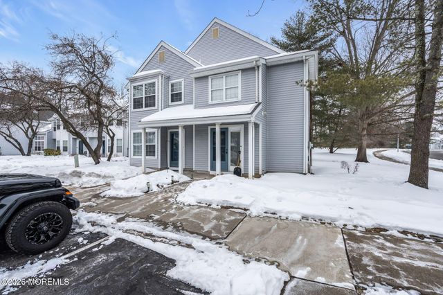 401 Hampton Court 15-7, Manalapan, NJ 07726