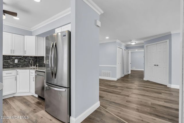 401 Hampton Court 15-7, Manalapan, NJ 07726