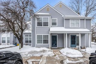 401 Hampton Court 15-7, Manalapan, NJ 07726