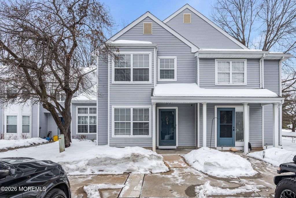 401 Hampton Court 15-7, Manalapan, NJ 07726