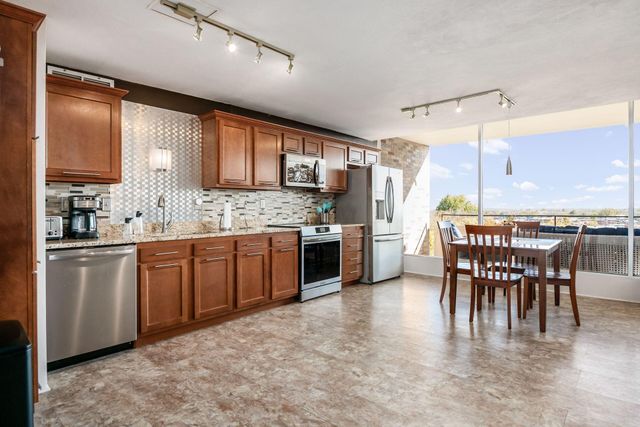 1000 Urlin Avenue, 518, Columbus, OH 43212