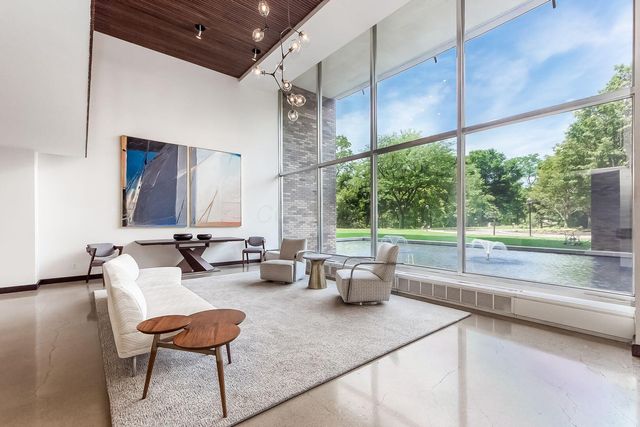 1000 Urlin Avenue, 518, Columbus, OH 43212