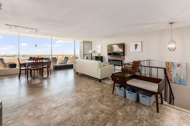 1000 Urlin Avenue, 518, Columbus, OH 43212