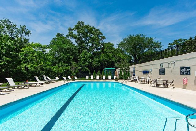 1000 Urlin Avenue, 518, Columbus, OH 43212