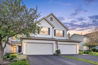 517 Heritage Court 517, St. Charles, IL 60175