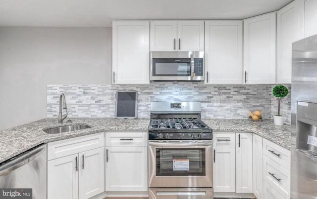 2021 W OXFORD ST, Philadelphia, PA 19121