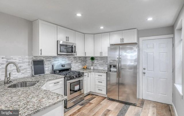 2021 W OXFORD ST, Philadelphia, PA 19121