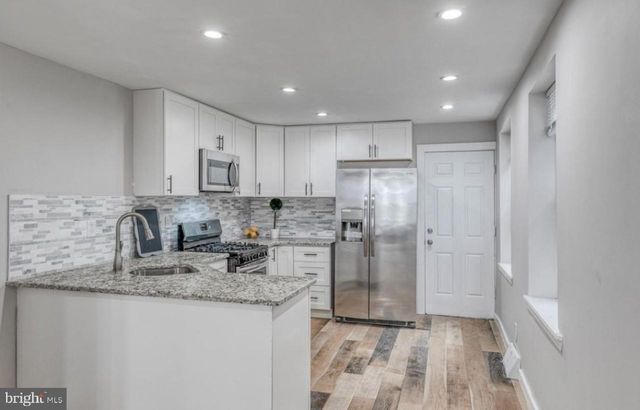 2021 W OXFORD ST, Philadelphia, PA 19121